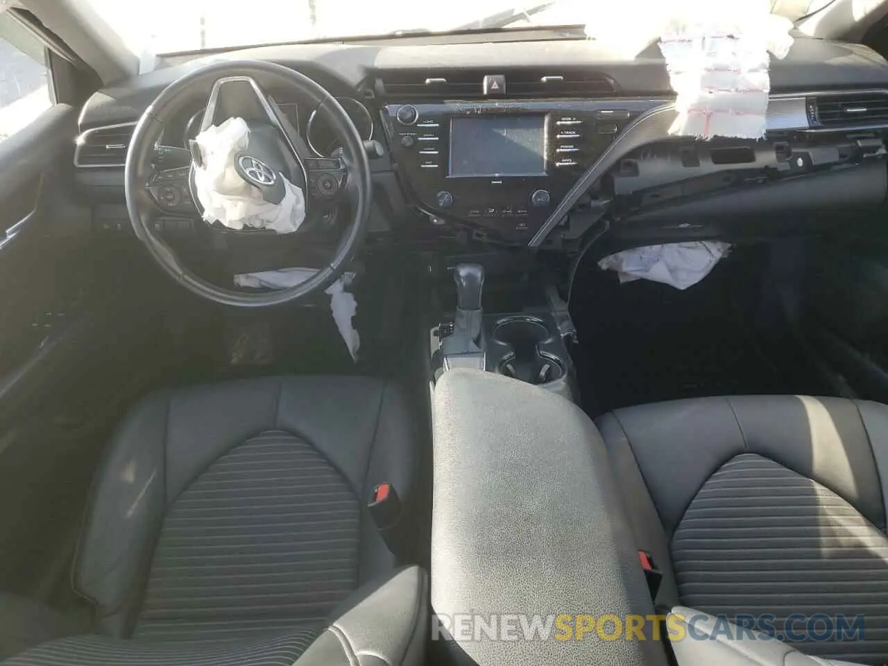 8 fotografías del automóvil dañado 4T1G11AK4LU889329 TOYOTA CAMRY 2020
