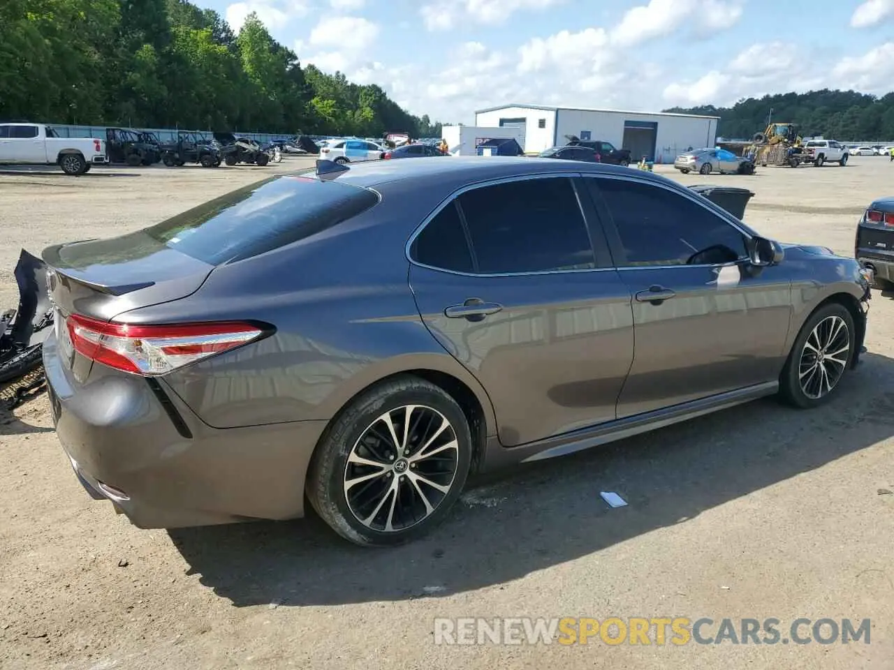 3 fotografías del automóvil dañado 4T1G11AK4LU910048 TOYOTA CAMRY 2020