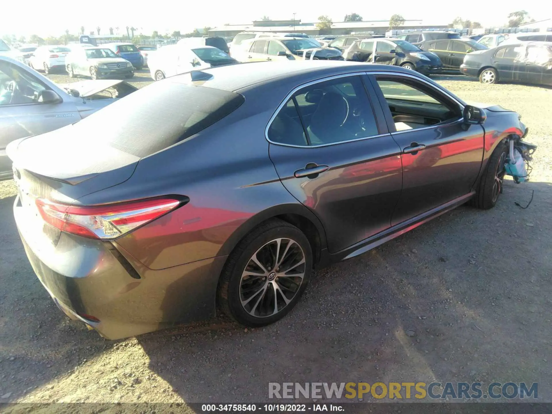 4 fotografías del automóvil dañado 4T1G11AK4LU924094 TOYOTA CAMRY 2020