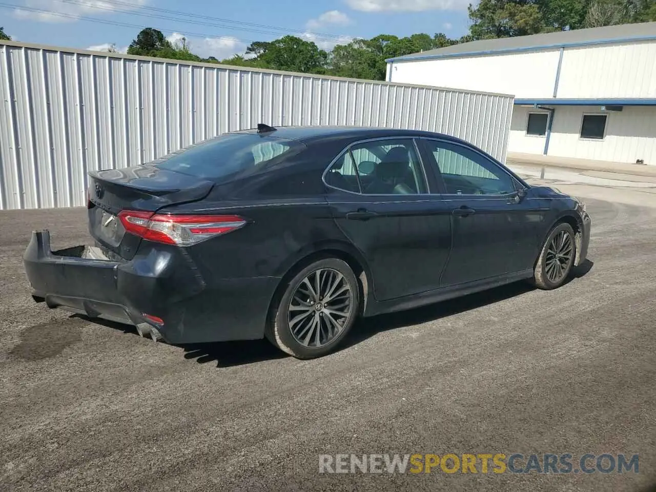 3 fotografías del automóvil dañado 4T1G11AK4LU945270 TOYOTA CAMRY 2020