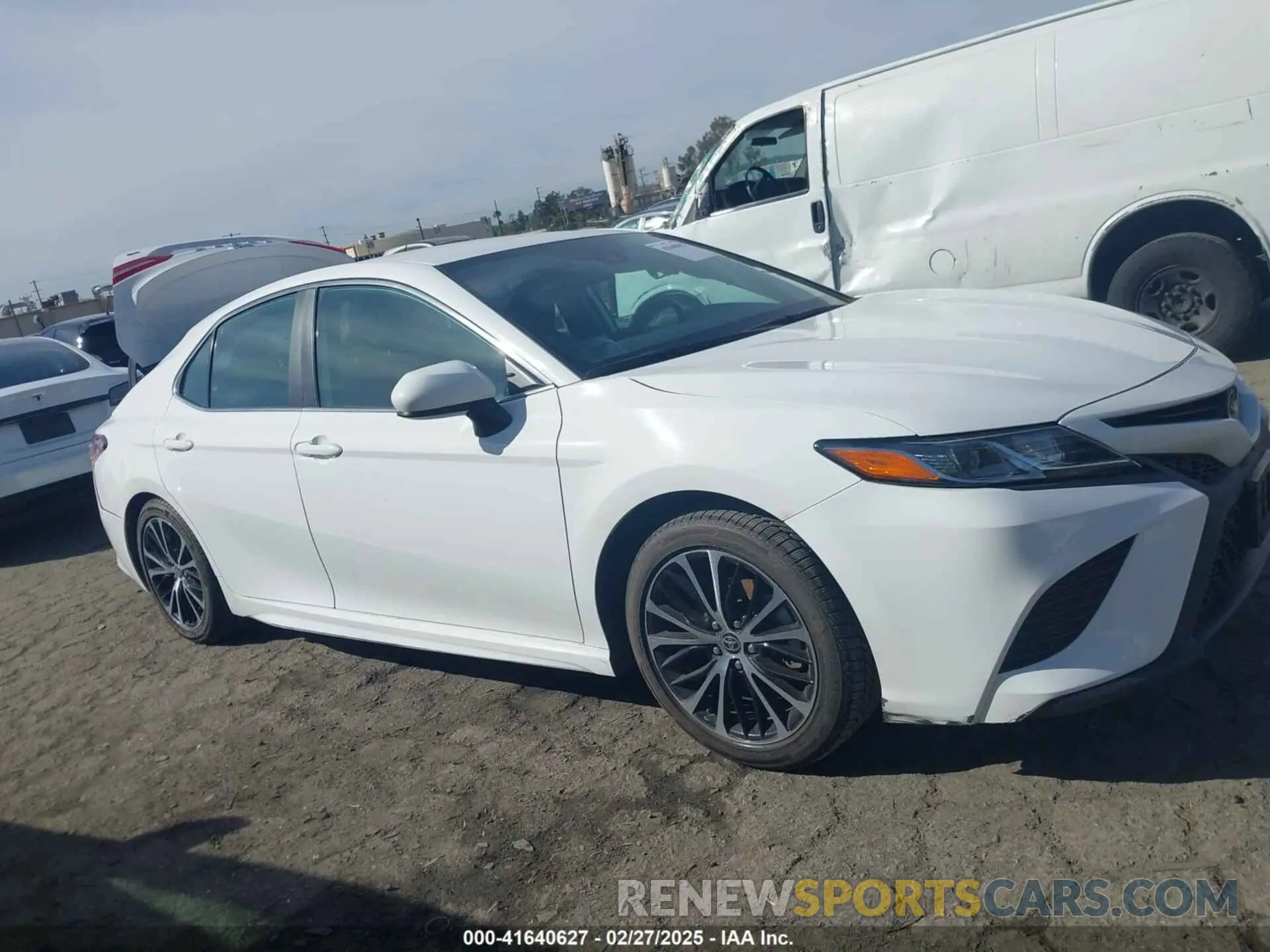 13 fotografías del automóvil dañado 4T1G11AK4LU973926 TOYOTA CAMRY 2020