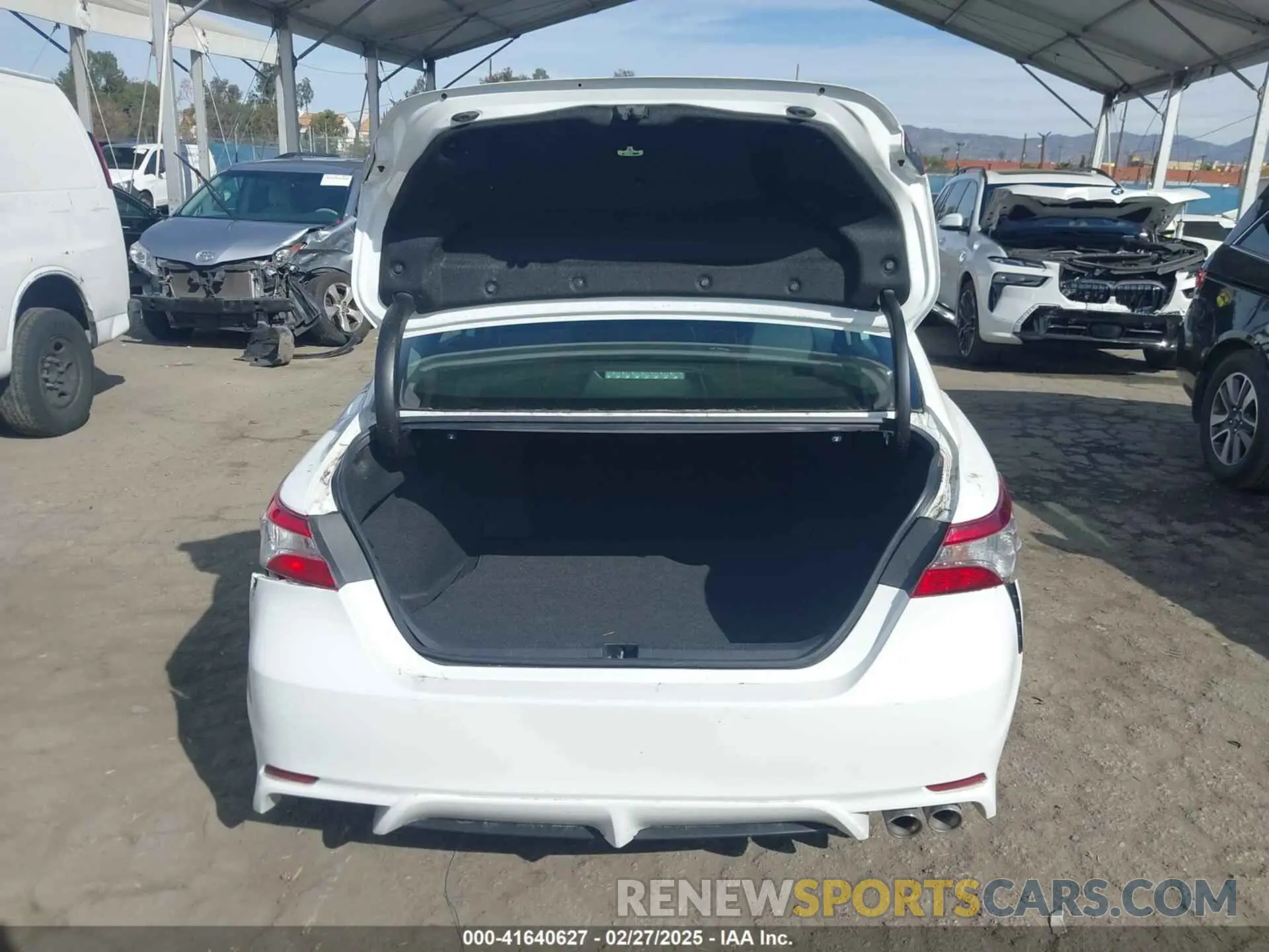 16 fotografías del automóvil dañado 4T1G11AK4LU973926 TOYOTA CAMRY 2020