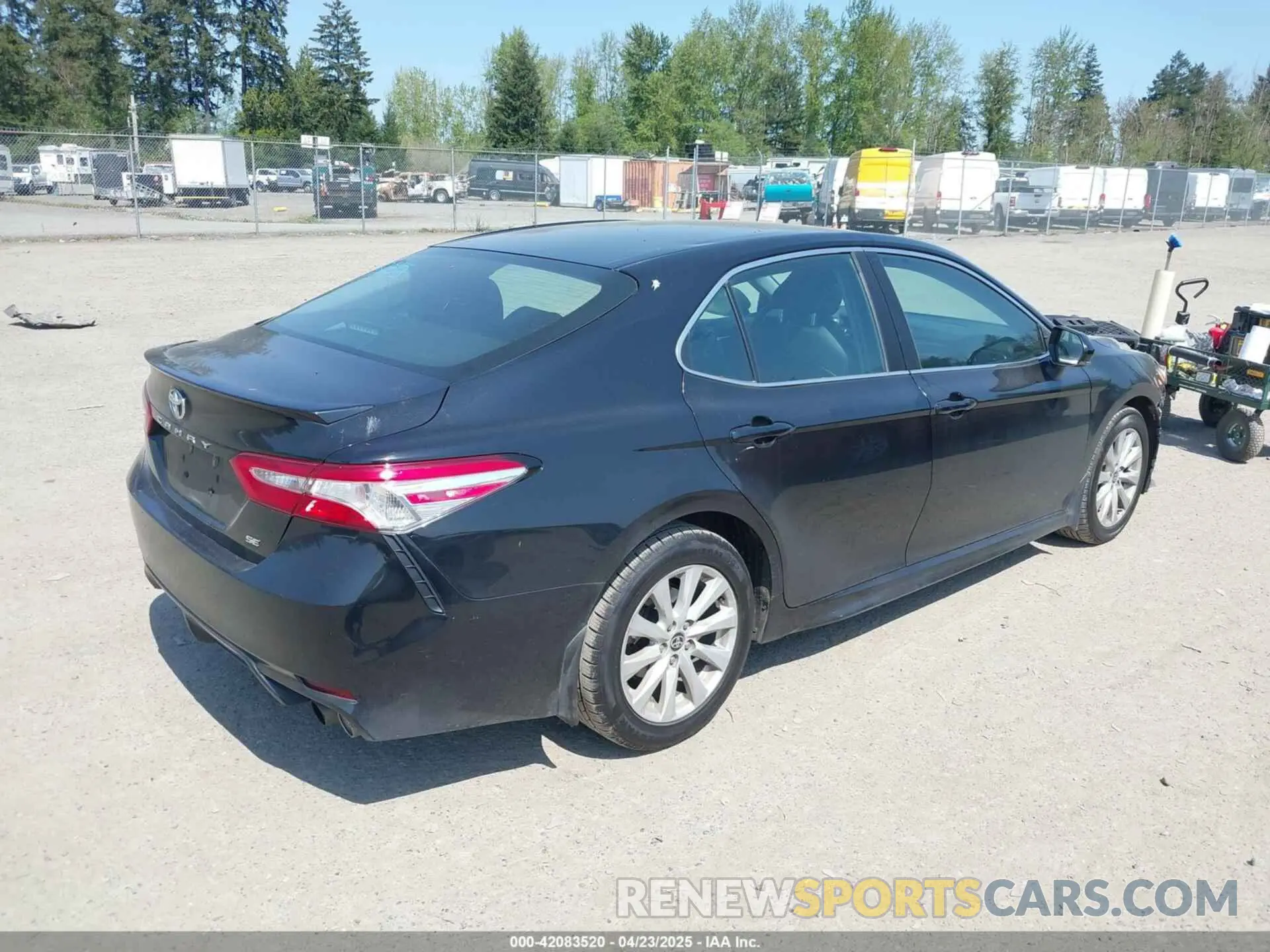 4 fotografías del automóvil dañado 4T1G11AK4LU977118 TOYOTA CAMRY 2020