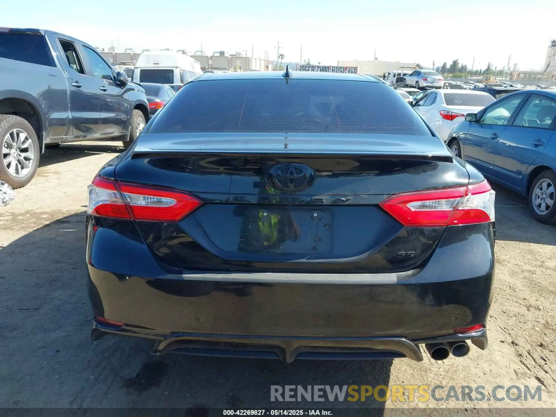 17 fotografías del automóvil dañado 4T1G11AK5LU309456 TOYOTA CAMRY 2020