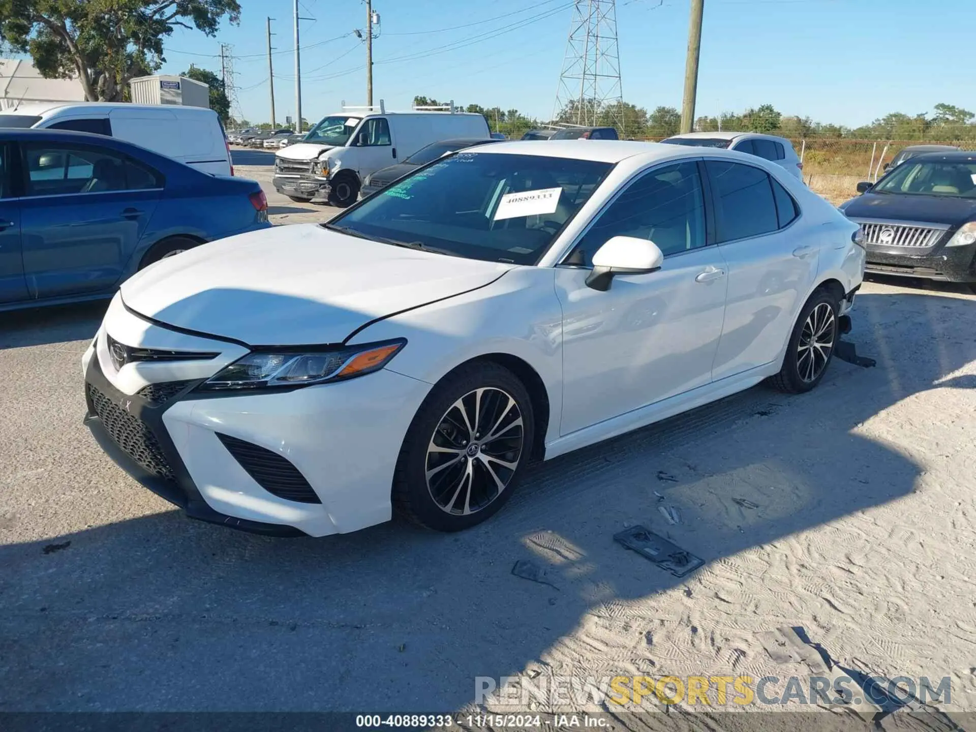 2 fotografías del automóvil dañado 4T1G11AK5LU310249 TOYOTA CAMRY 2020