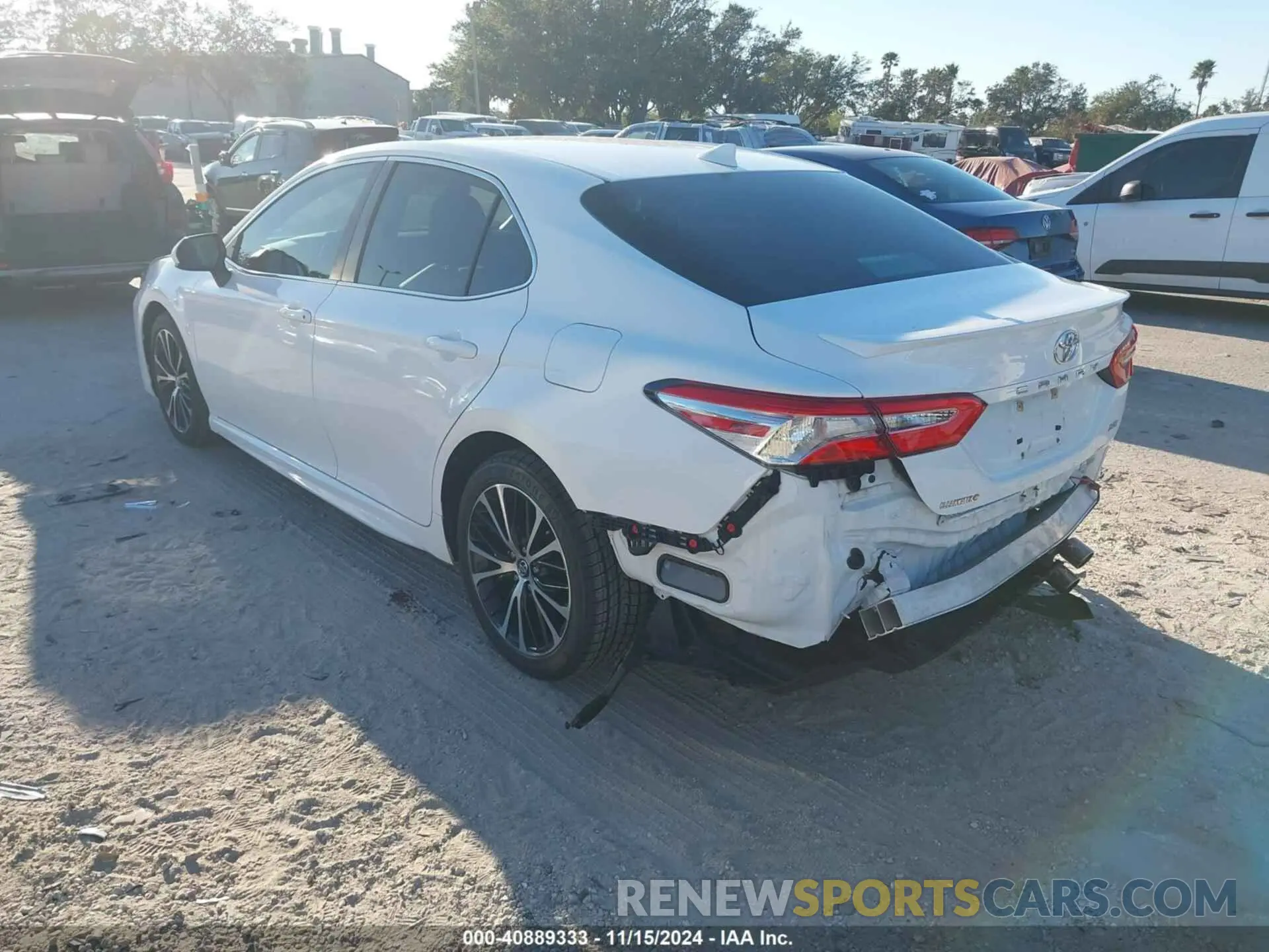 3 fotografías del automóvil dañado 4T1G11AK5LU310249 TOYOTA CAMRY 2020
