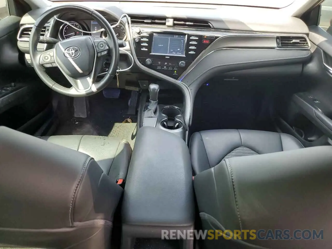 8 fotografías del automóvil dañado 4T1G11AK5LU314107 TOYOTA CAMRY 2020