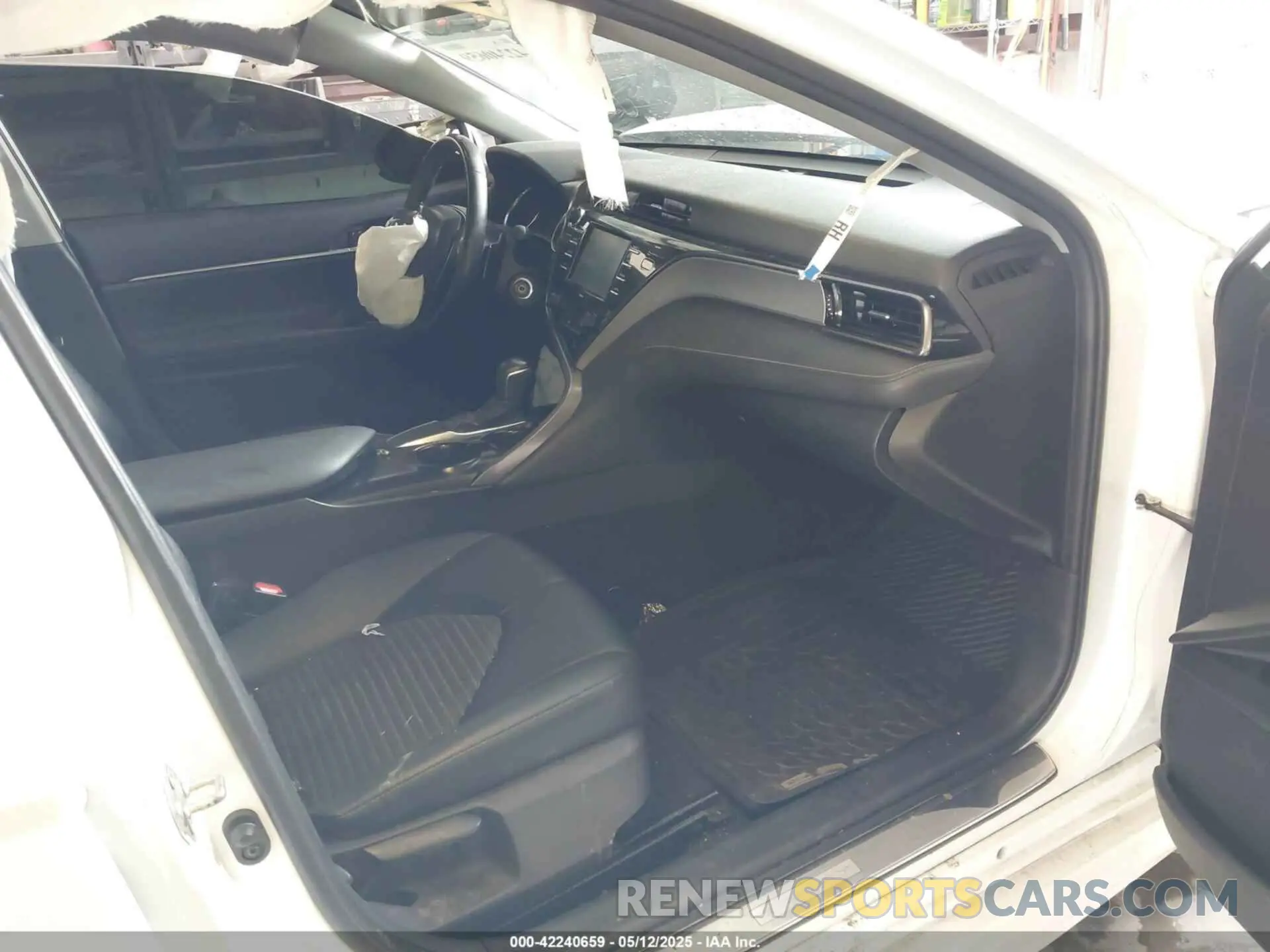 5 fotografías del automóvil dañado 4T1G11AK5LU315256 TOYOTA CAMRY 2020