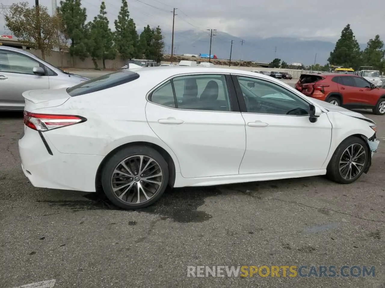 3 fotografías del automóvil dañado 4T1G11AK5LU354736 TOYOTA CAMRY 2020
