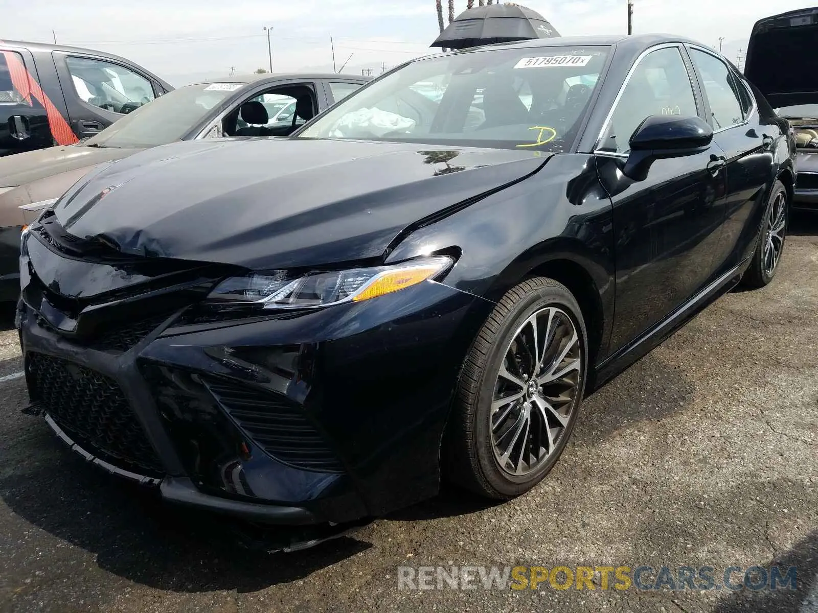 2 fotografías del automóvil dañado 4T1G11AK5LU355241 TOYOTA CAMRY 2020