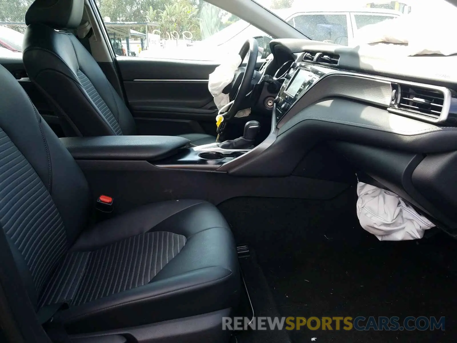 5 fotografías del automóvil dañado 4T1G11AK5LU355241 TOYOTA CAMRY 2020