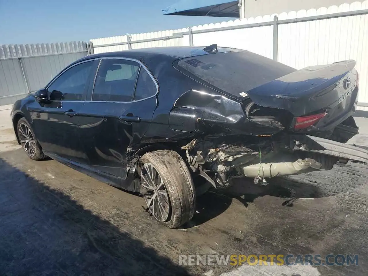2 fotografías del automóvil dañado 4T1G11AK5LU365753 TOYOTA CAMRY 2020