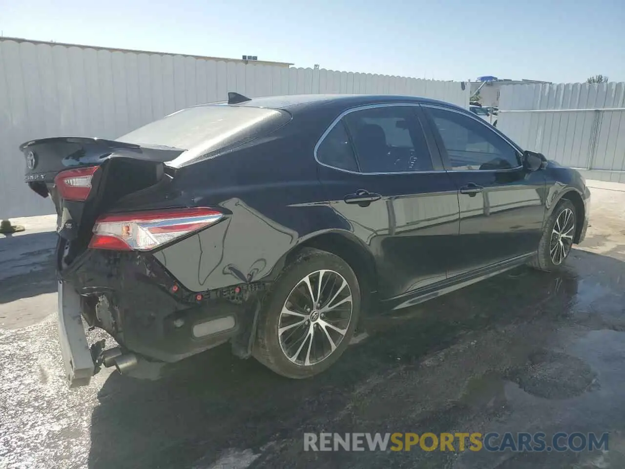 3 fotografías del automóvil dañado 4T1G11AK5LU365753 TOYOTA CAMRY 2020