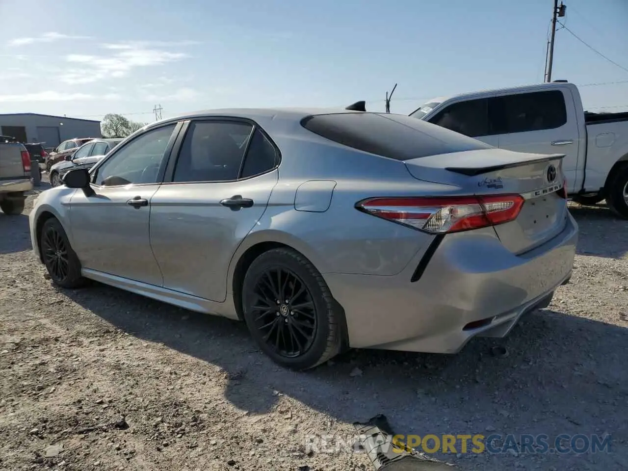 2 fotografías del automóvil dañado 4T1G11AK5LU388076 TOYOTA CAMRY 2020
