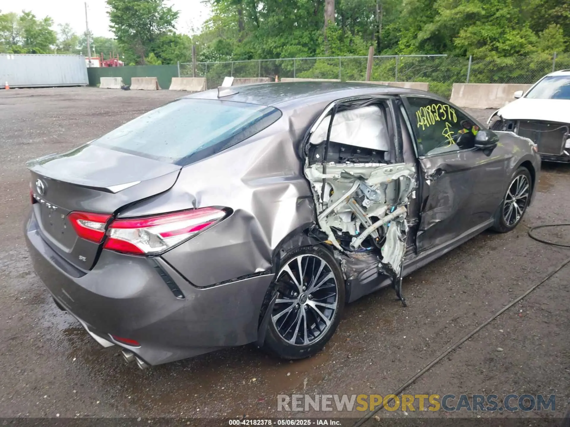 4 fotografías del automóvil dañado 4T1G11AK5LU395447 TOYOTA CAMRY 2020