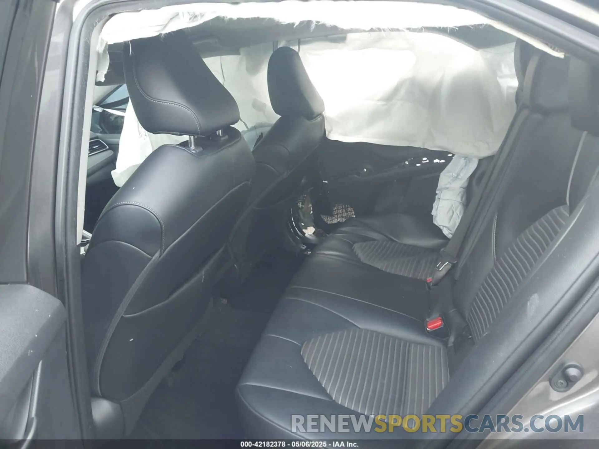 8 fotografías del automóvil dañado 4T1G11AK5LU395447 TOYOTA CAMRY 2020