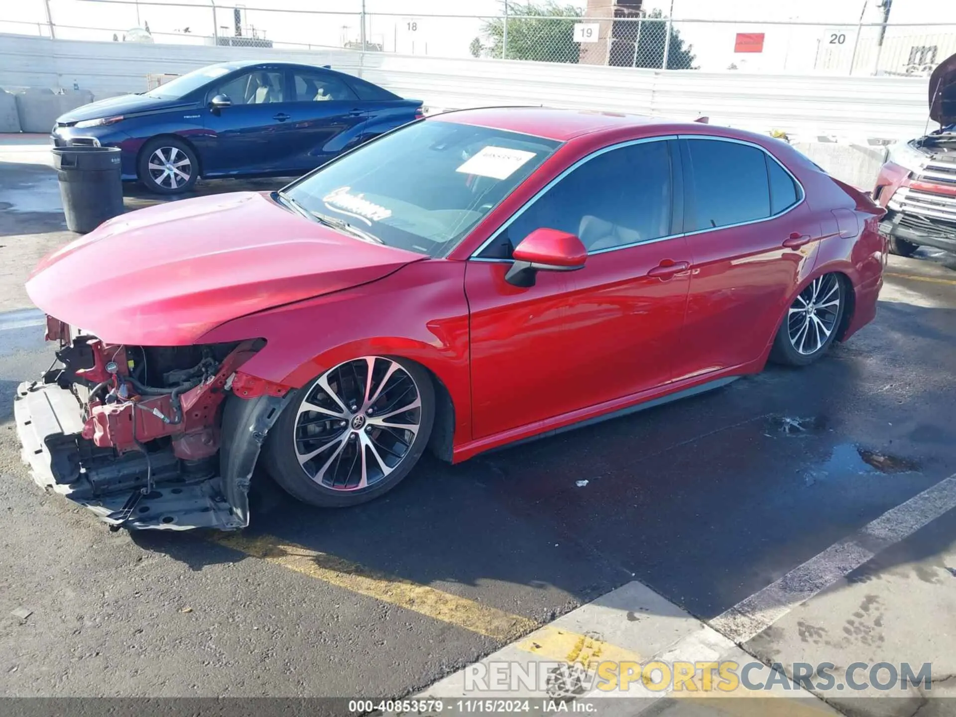2 fotografías del automóvil dañado 4T1G11AK5LU396713 TOYOTA CAMRY 2020