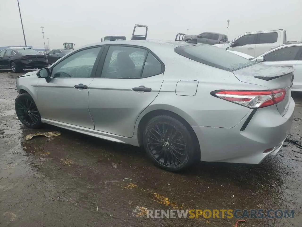 2 fotografías del automóvil dañado 4T1G11AK5LU396887 TOYOTA CAMRY 2020