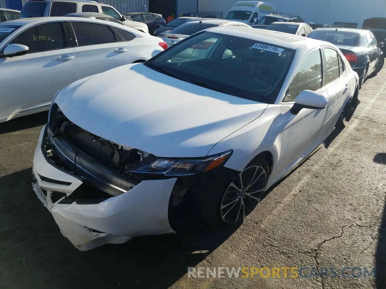 2 fotografías del automóvil dañado 4T1G11AK5LU864908 TOYOTA CAMRY 2020
