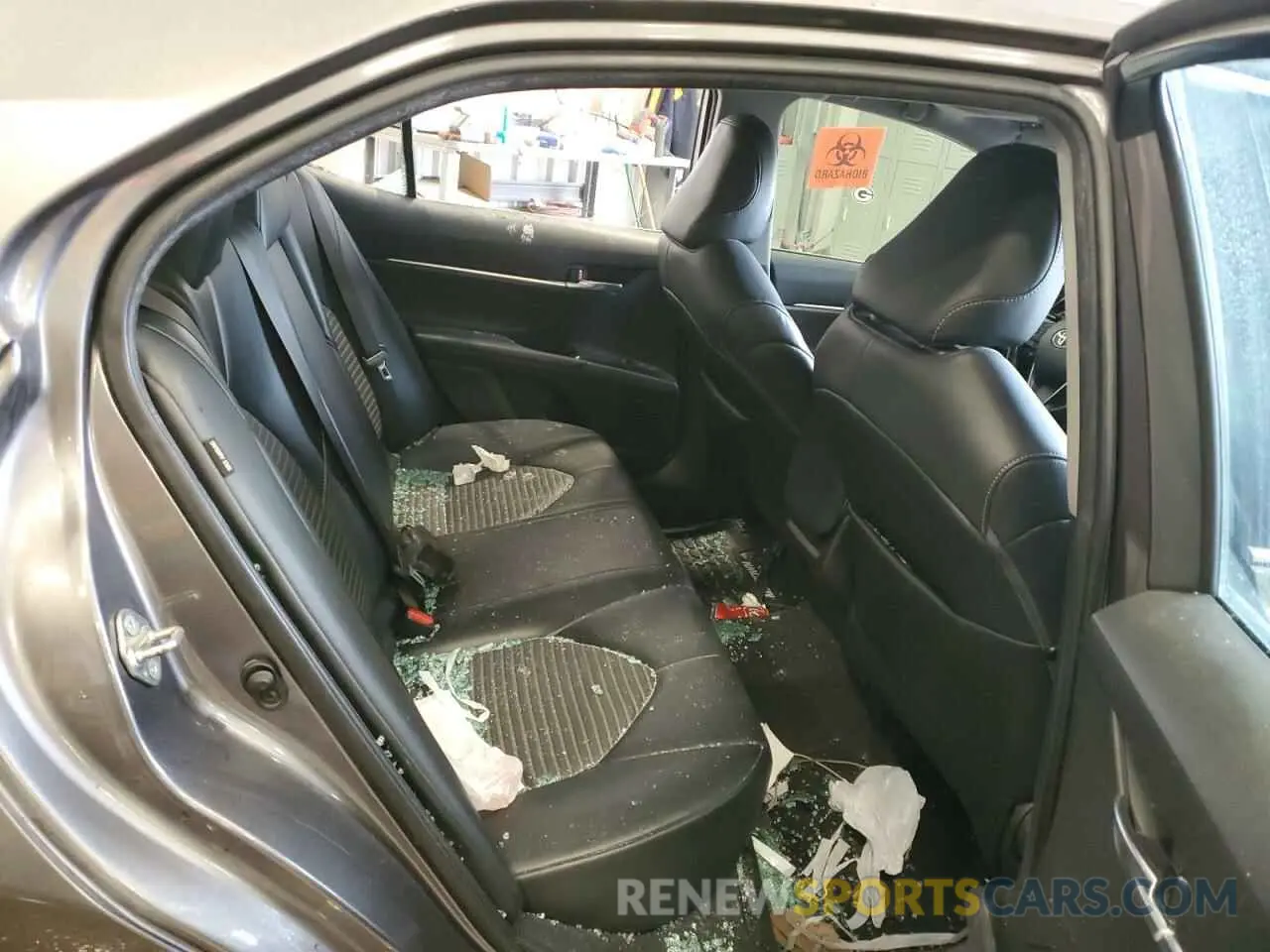 10 fotografías del automóvil dañado 4T1G11AK5LU880302 TOYOTA CAMRY 2020