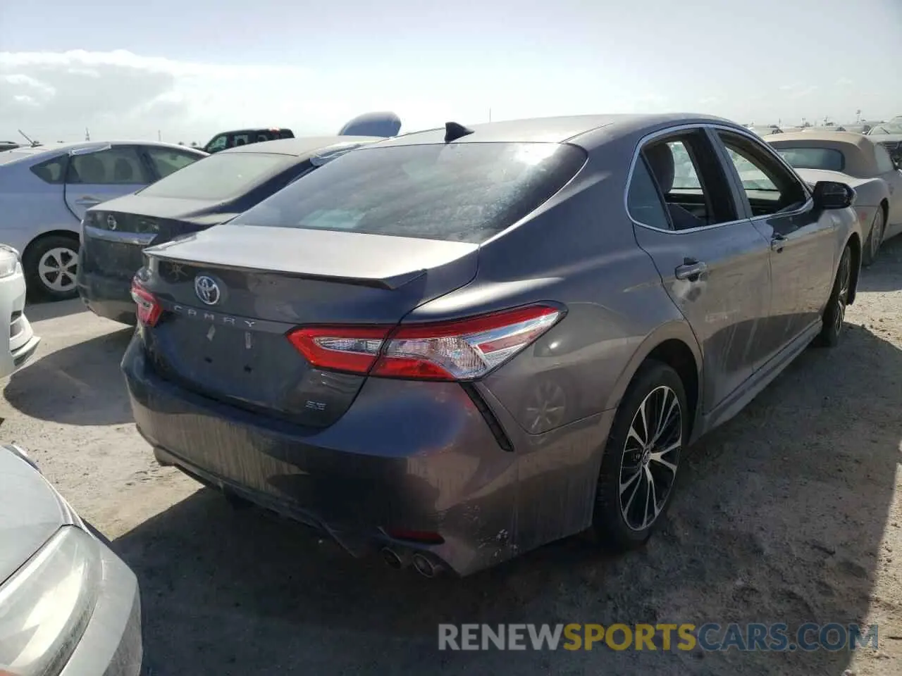 4 fotografías del automóvil dañado 4T1G11AK5LU886116 TOYOTA CAMRY 2020