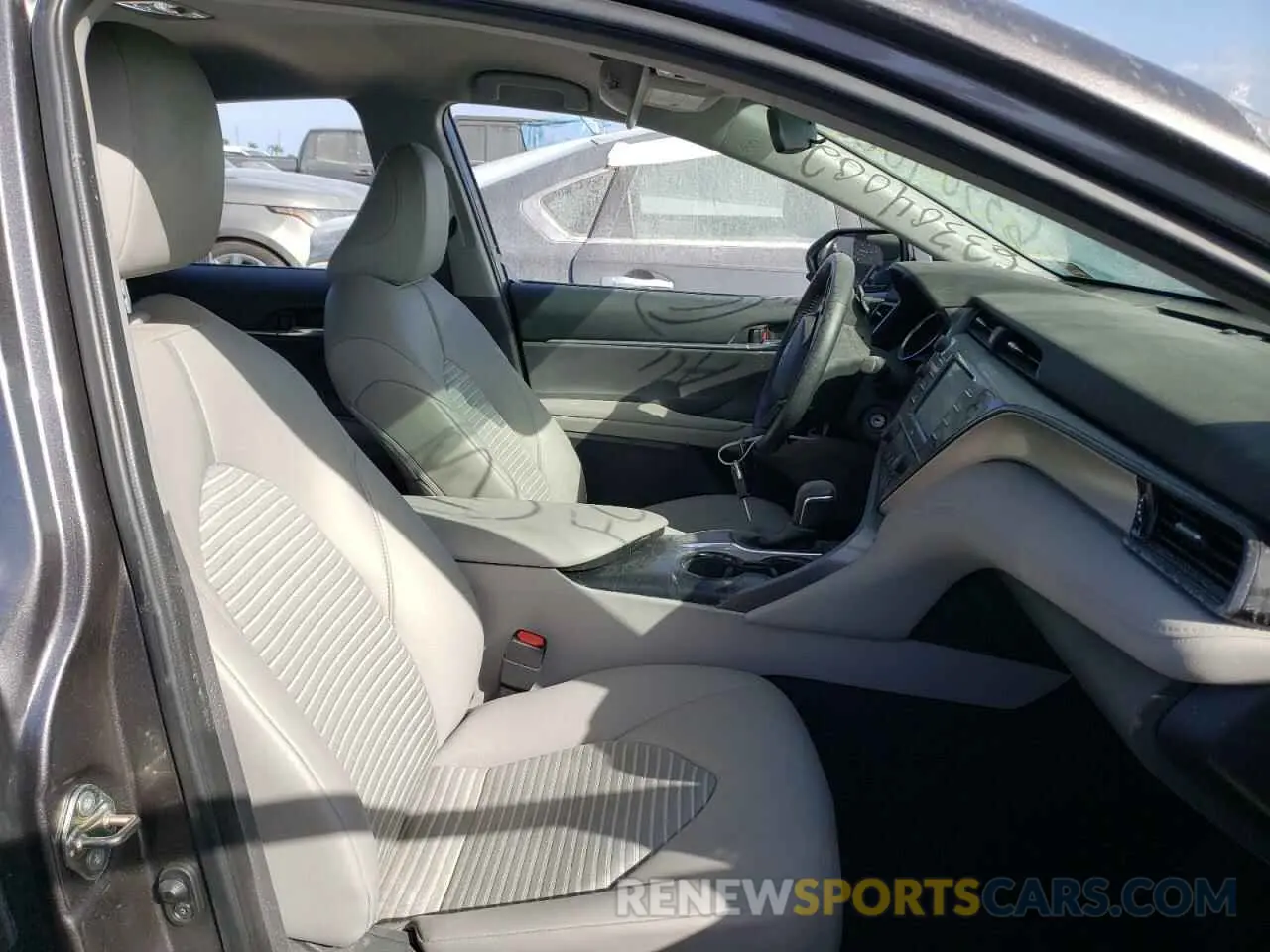 5 fotografías del automóvil dañado 4T1G11AK5LU886116 TOYOTA CAMRY 2020