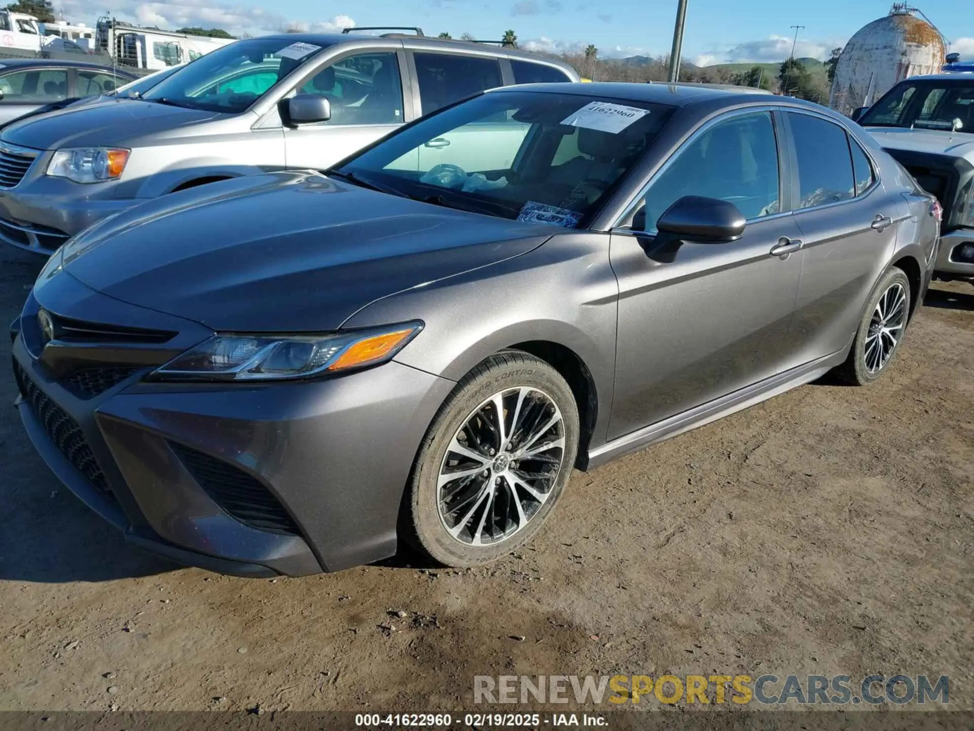 2 fotografías del automóvil dañado 4T1G11AK5LU888478 TOYOTA CAMRY 2020
