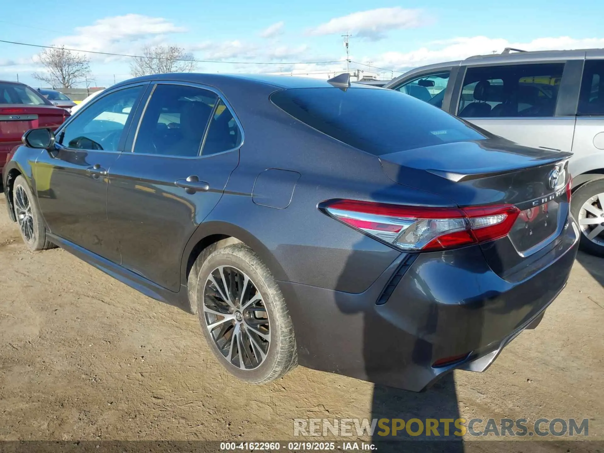 3 fotografías del automóvil dañado 4T1G11AK5LU888478 TOYOTA CAMRY 2020