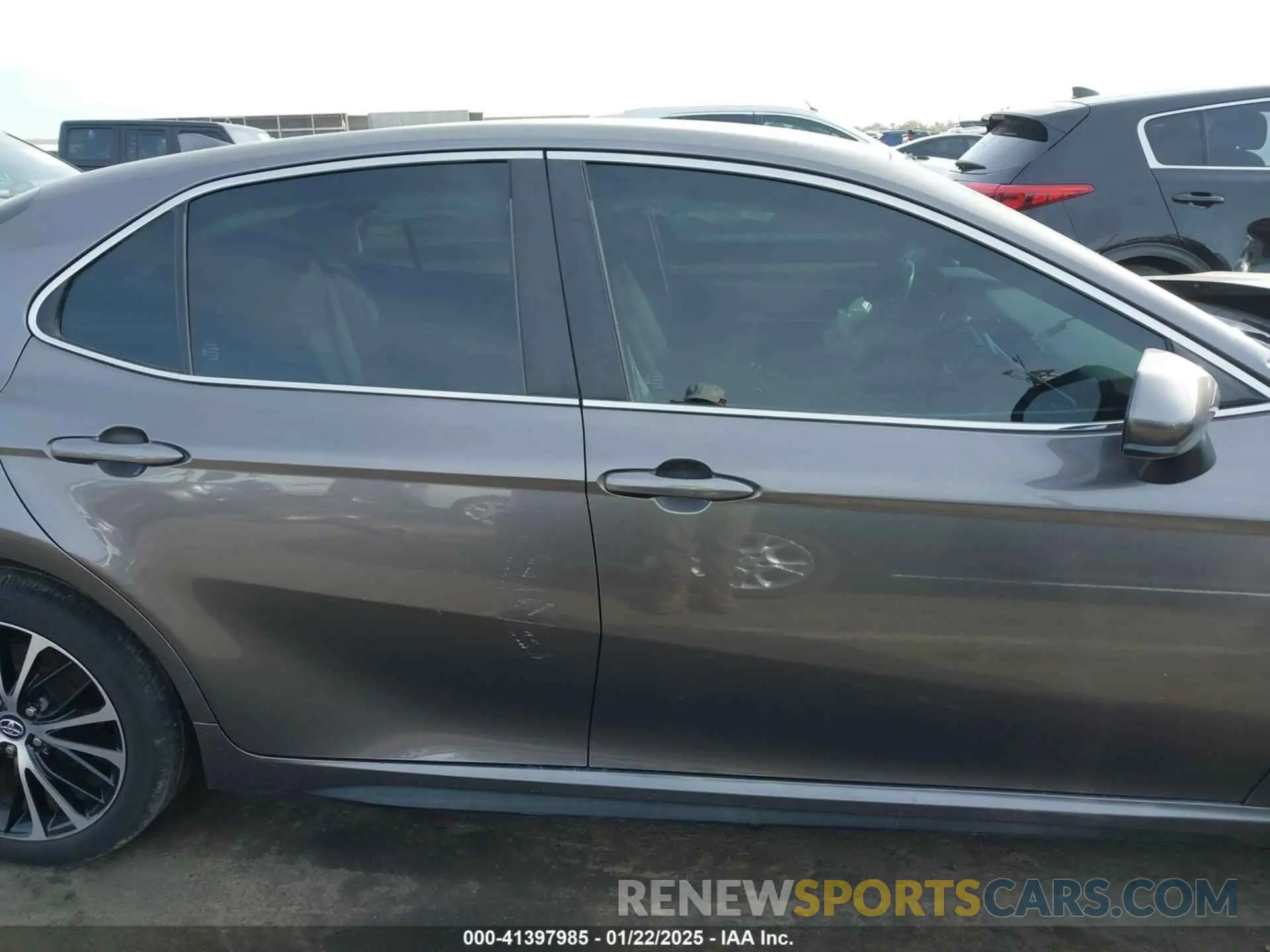 14 fotografías del automóvil dañado 4T1G11AK5LU908308 TOYOTA CAMRY 2020