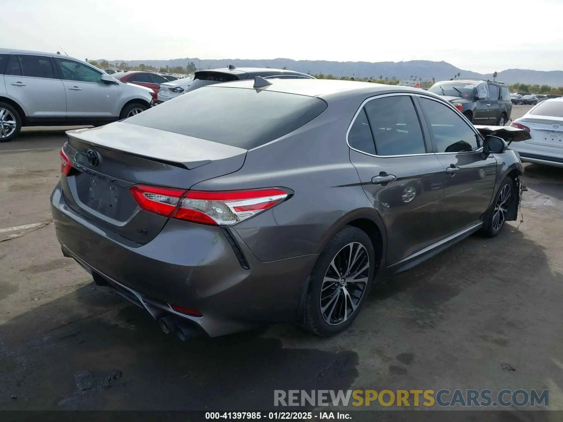 4 fotografías del automóvil dañado 4T1G11AK5LU908308 TOYOTA CAMRY 2020