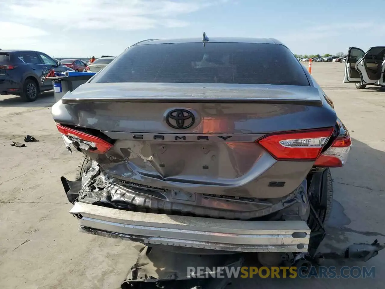 6 fotografías del automóvil dañado 4T1G11AK5LU932592 TOYOTA CAMRY 2020