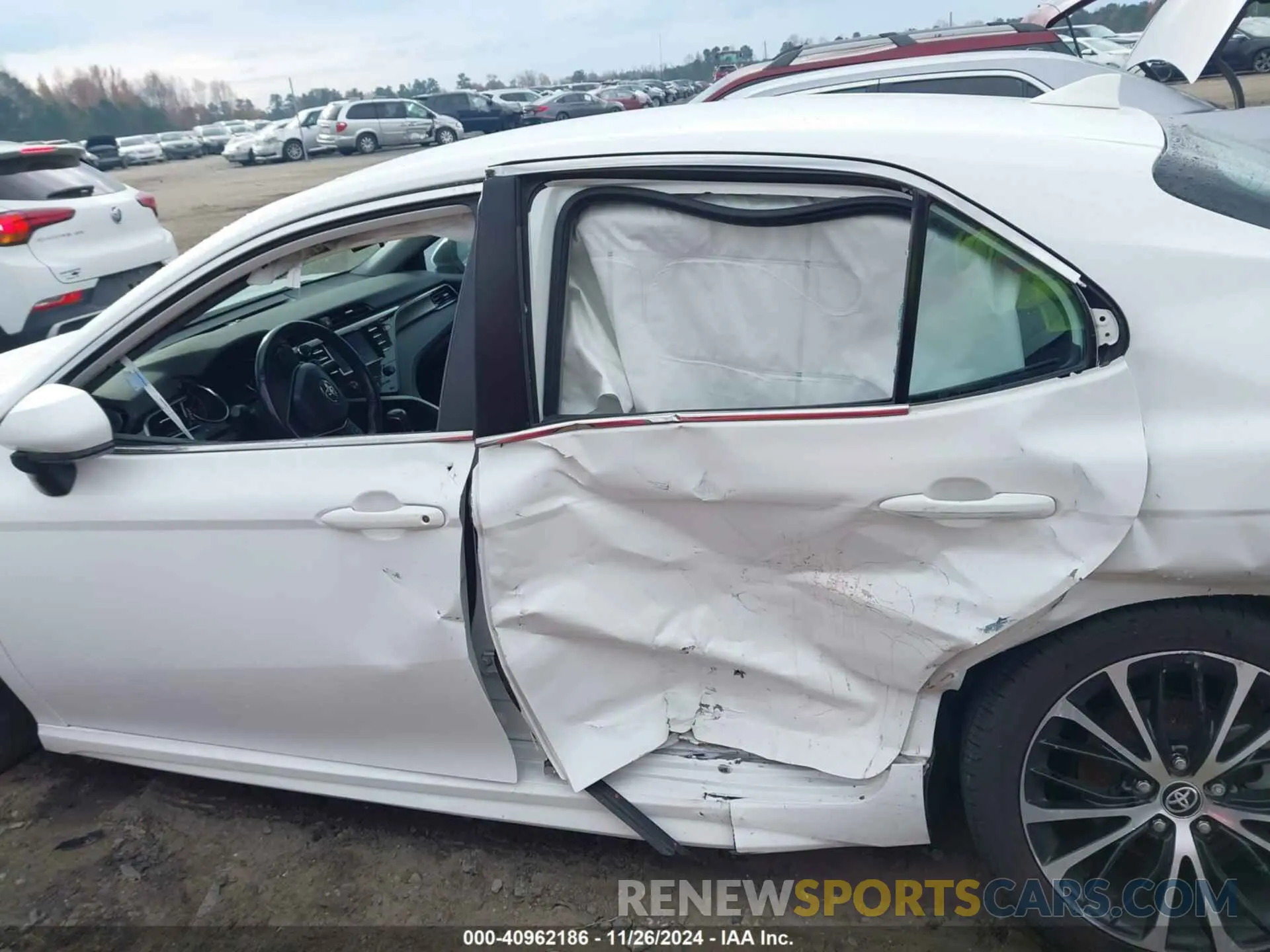 14 fotografías del automóvil dañado 4T1G11AK5LU945729 TOYOTA CAMRY 2020