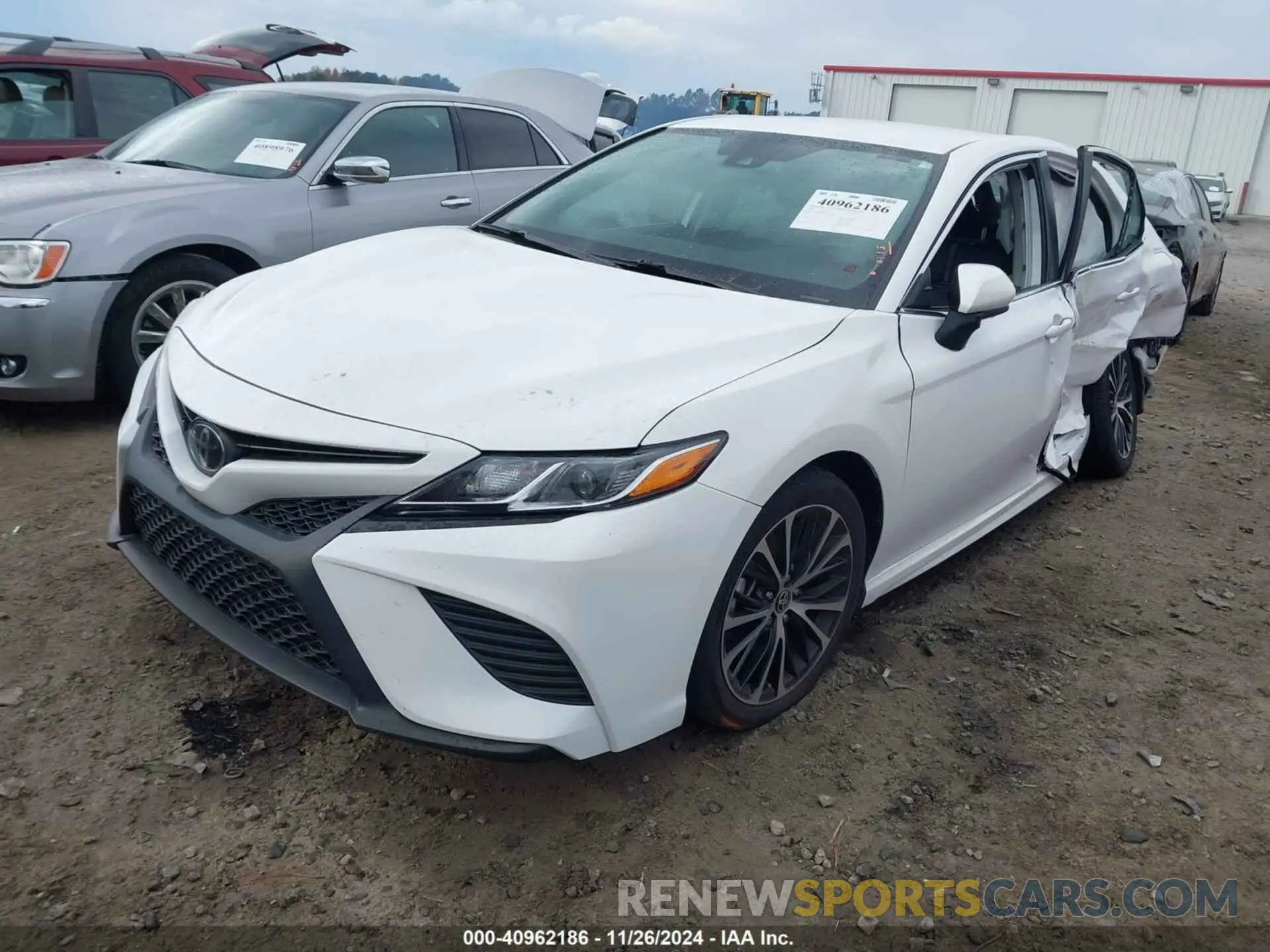 2 fotografías del automóvil dañado 4T1G11AK5LU945729 TOYOTA CAMRY 2020