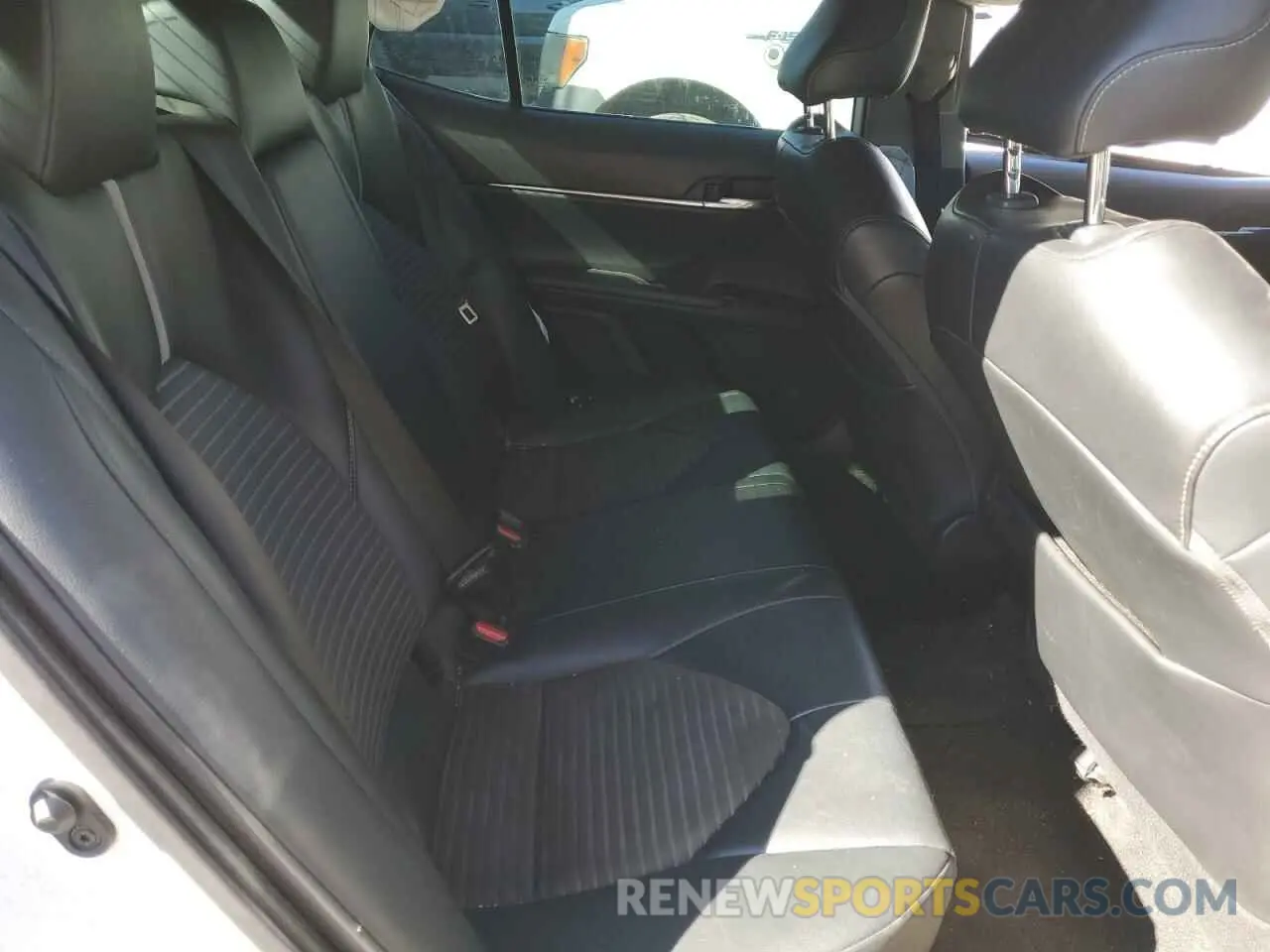 10 fotografías del automóvil dañado 4T1G11AK5LU968119 TOYOTA CAMRY 2020