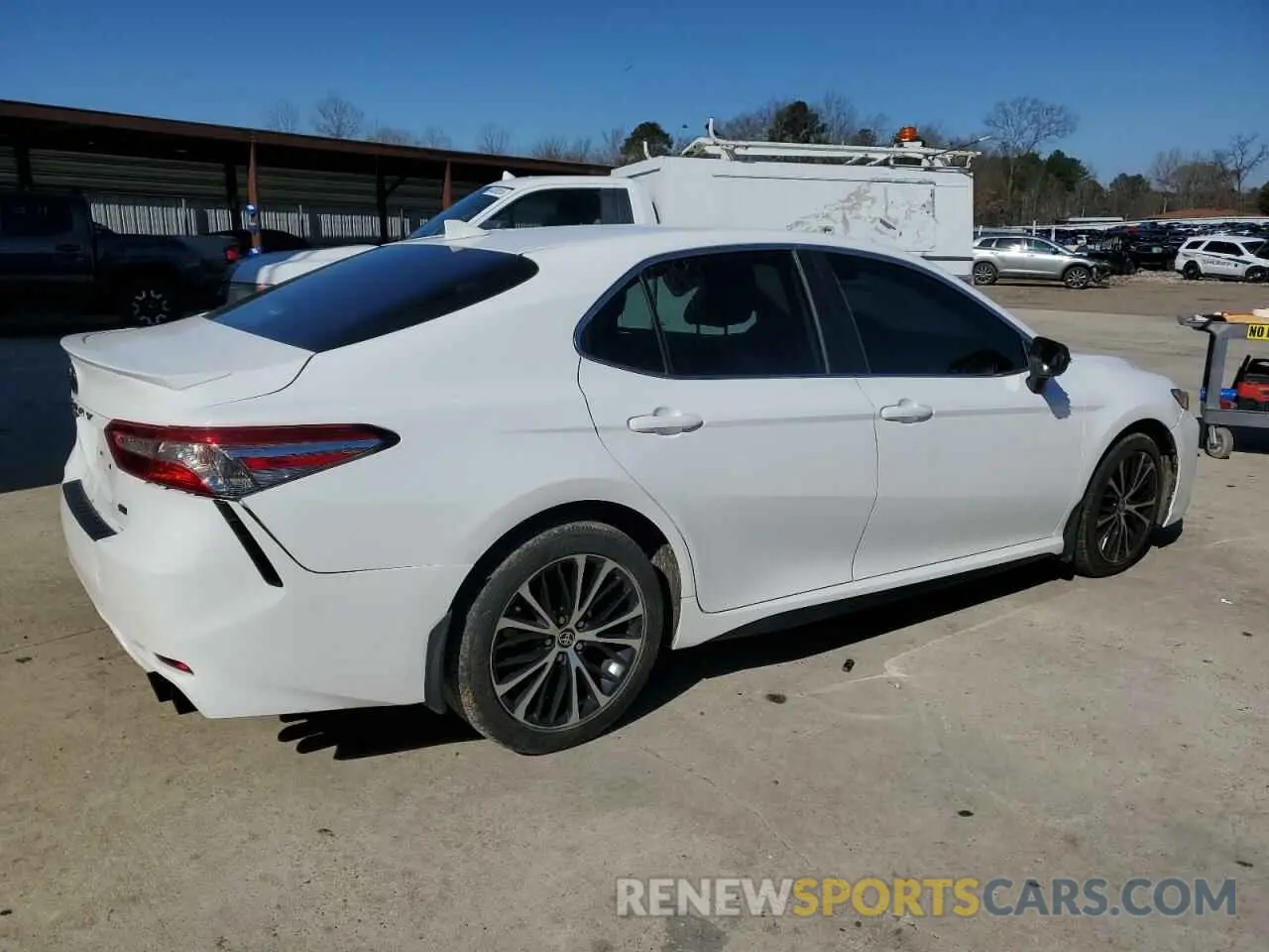 3 fotografías del automóvil dañado 4T1G11AK5LU968119 TOYOTA CAMRY 2020