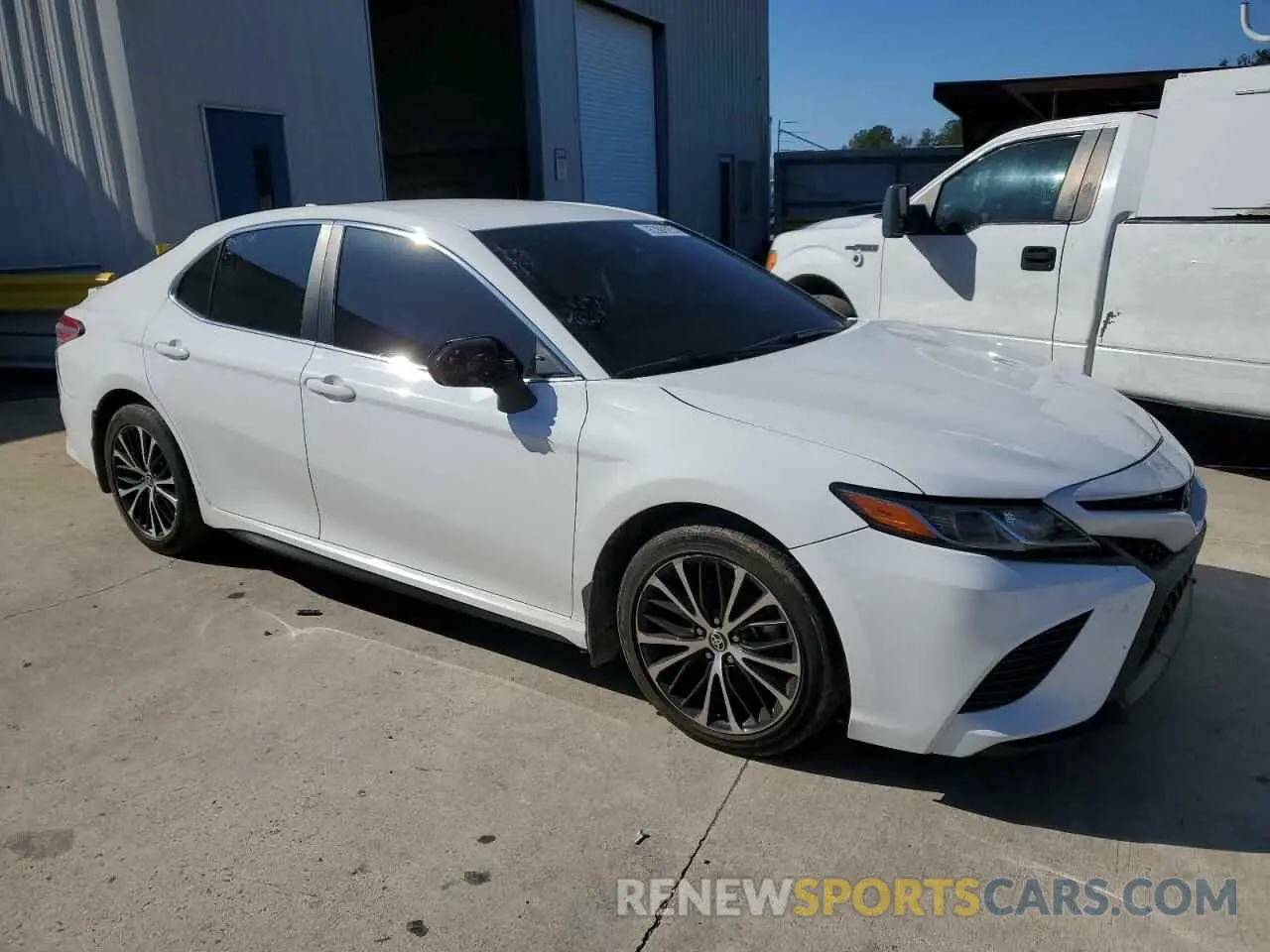 4 fotografías del automóvil dañado 4T1G11AK5LU968119 TOYOTA CAMRY 2020