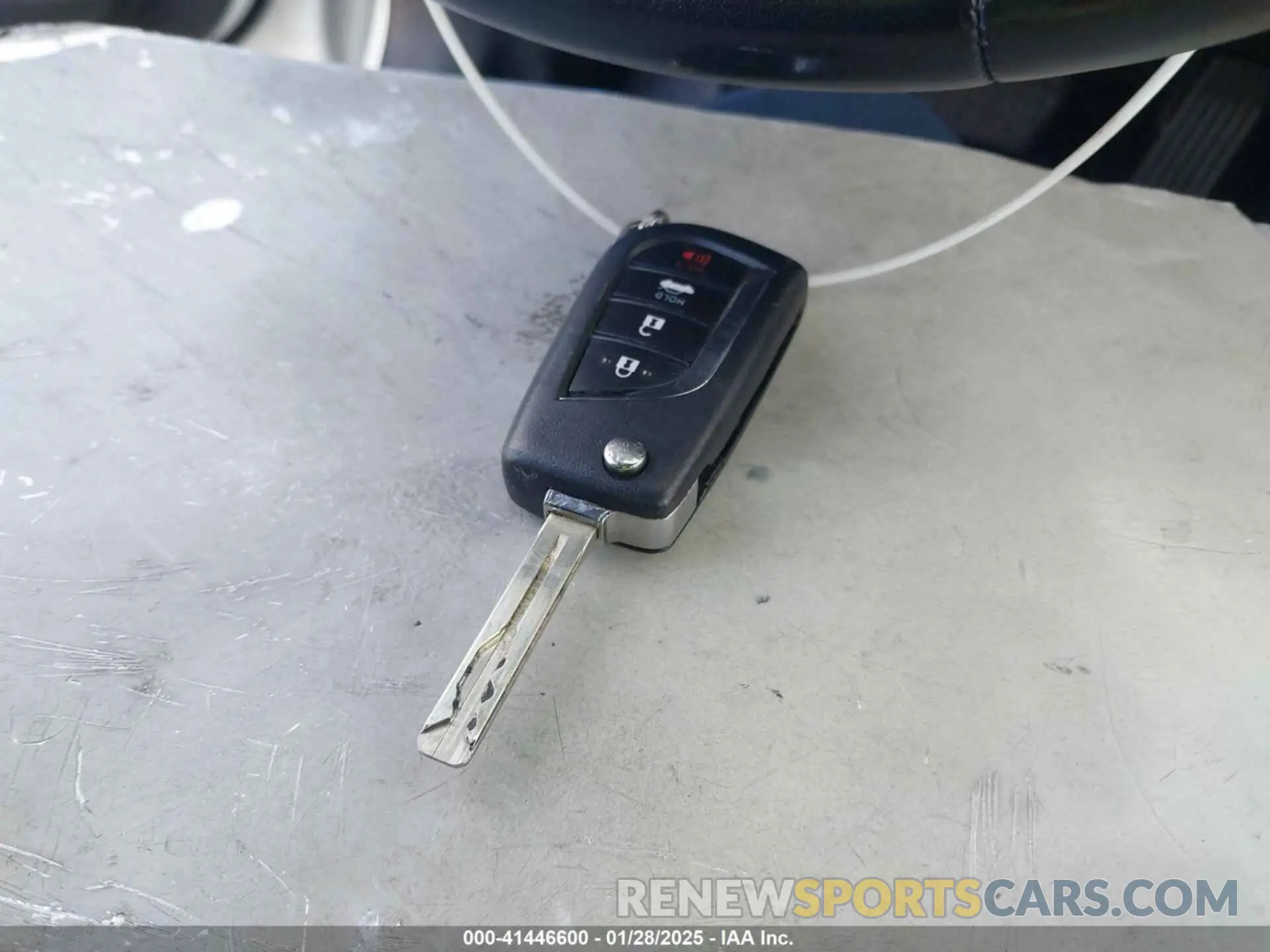 11 fotografías del automóvil dañado 4T1G11AK6LU301740 TOYOTA CAMRY 2020