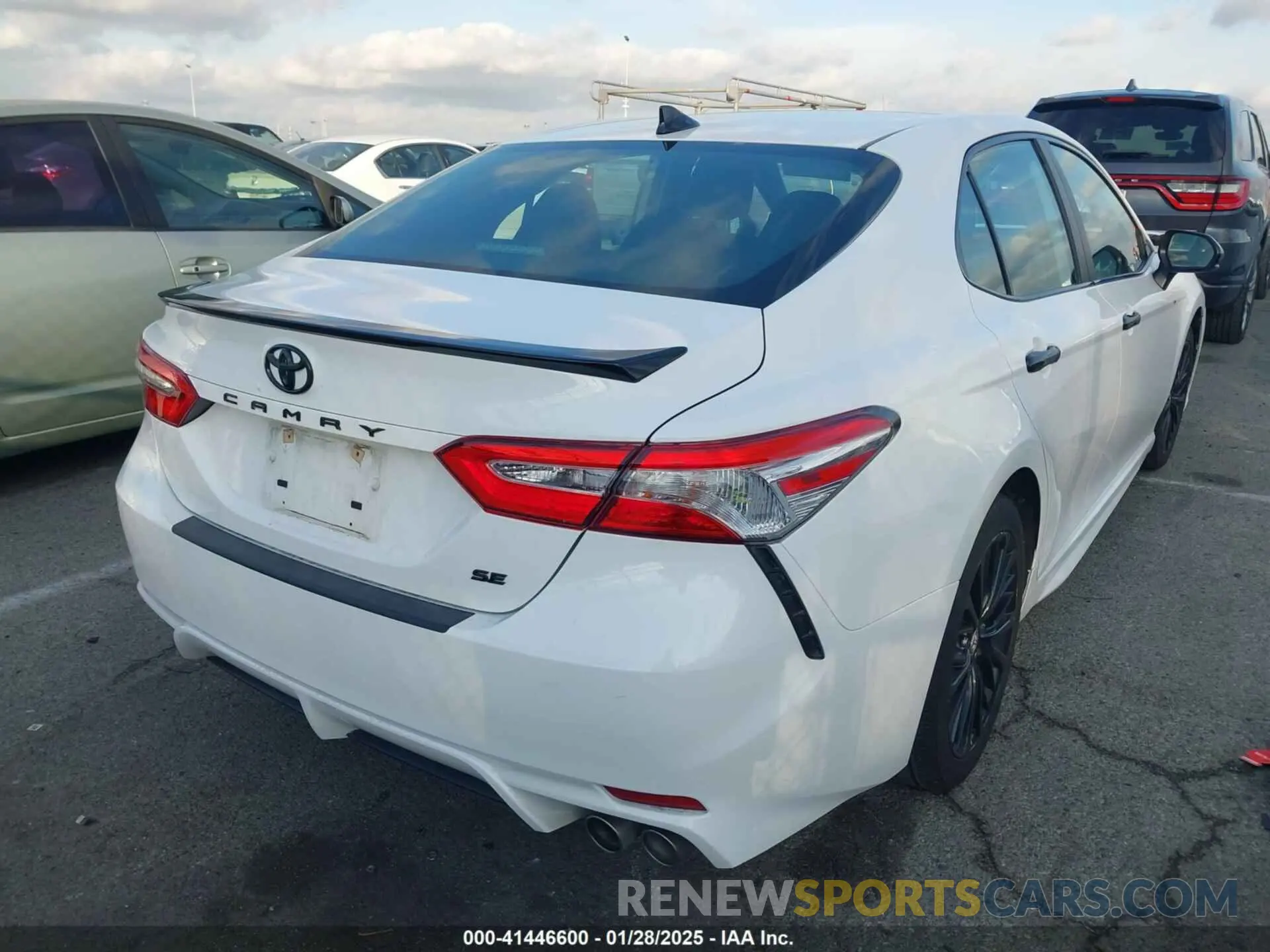 4 fotografías del automóvil dañado 4T1G11AK6LU301740 TOYOTA CAMRY 2020