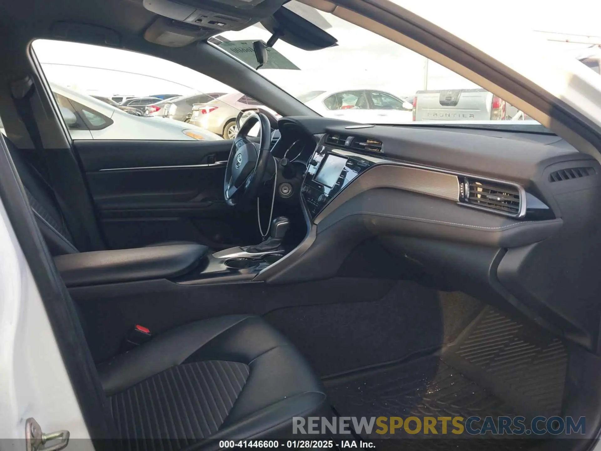 5 fotografías del automóvil dañado 4T1G11AK6LU301740 TOYOTA CAMRY 2020