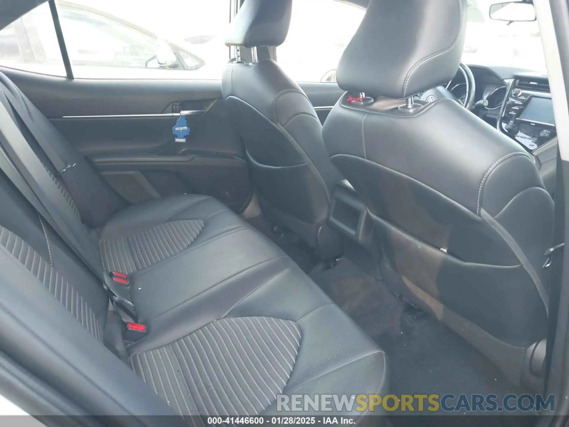 8 fotografías del automóvil dañado 4T1G11AK6LU301740 TOYOTA CAMRY 2020