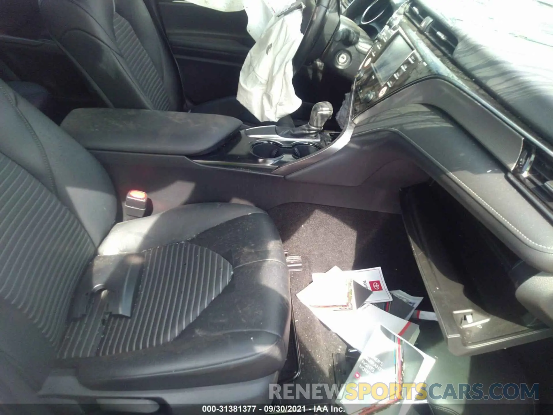 5 fotografías del automóvil dañado 4T1G11AK6LU306646 TOYOTA CAMRY 2020