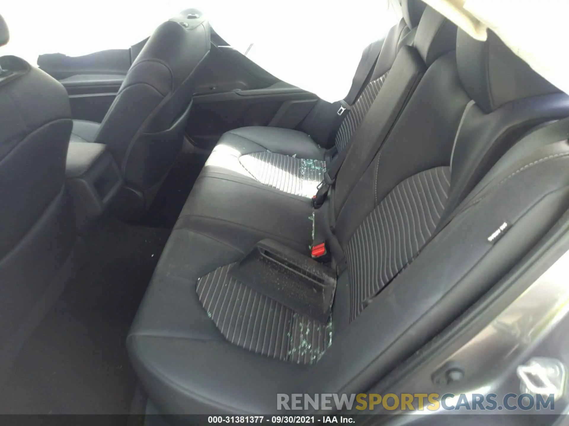 8 fotografías del automóvil dañado 4T1G11AK6LU306646 TOYOTA CAMRY 2020
