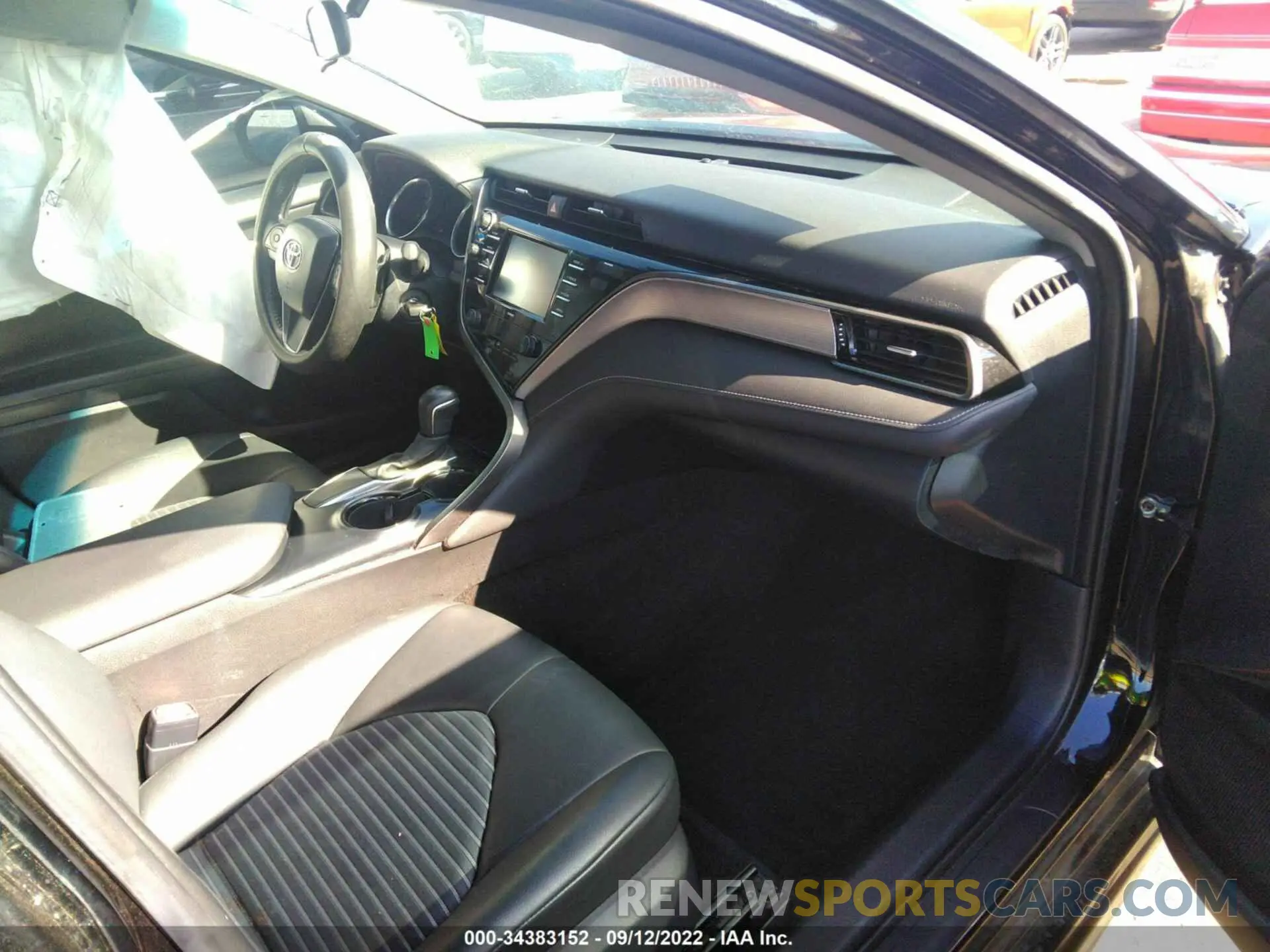 5 fotografías del automóvil dañado 4T1G11AK6LU313502 TOYOTA CAMRY 2020
