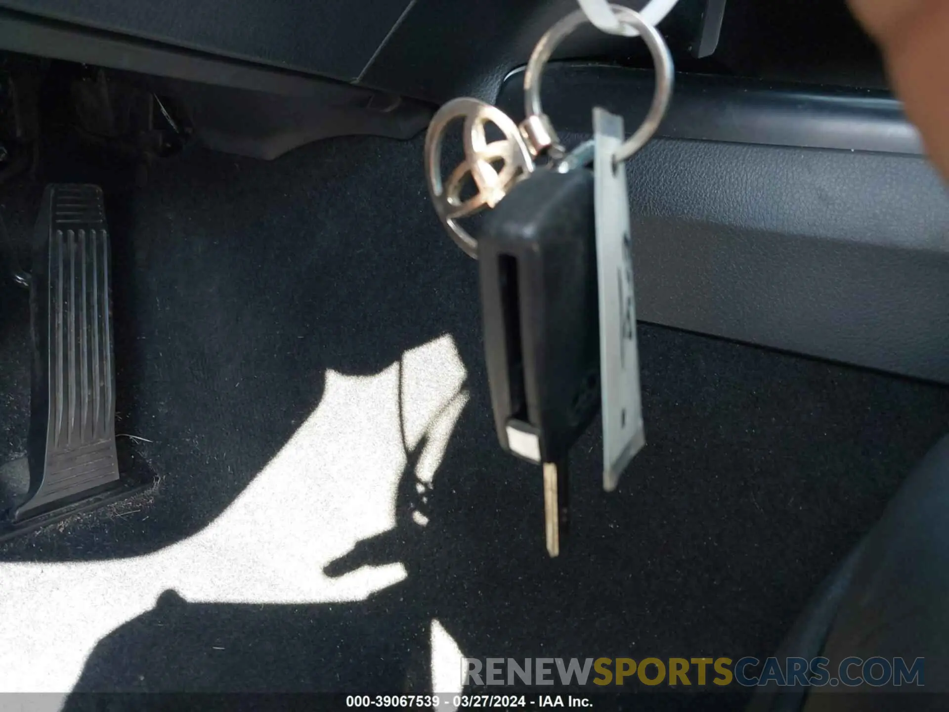 11 fotografías del automóvil dañado 4T1G11AK6LU332650 TOYOTA CAMRY 2020