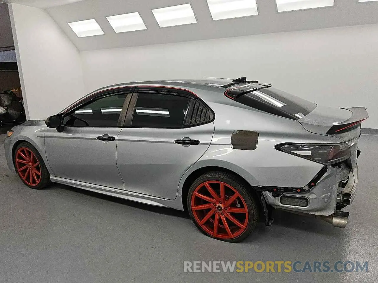 2 fotografías del automóvil dañado 4T1G11AK6LU373702 TOYOTA CAMRY 2020