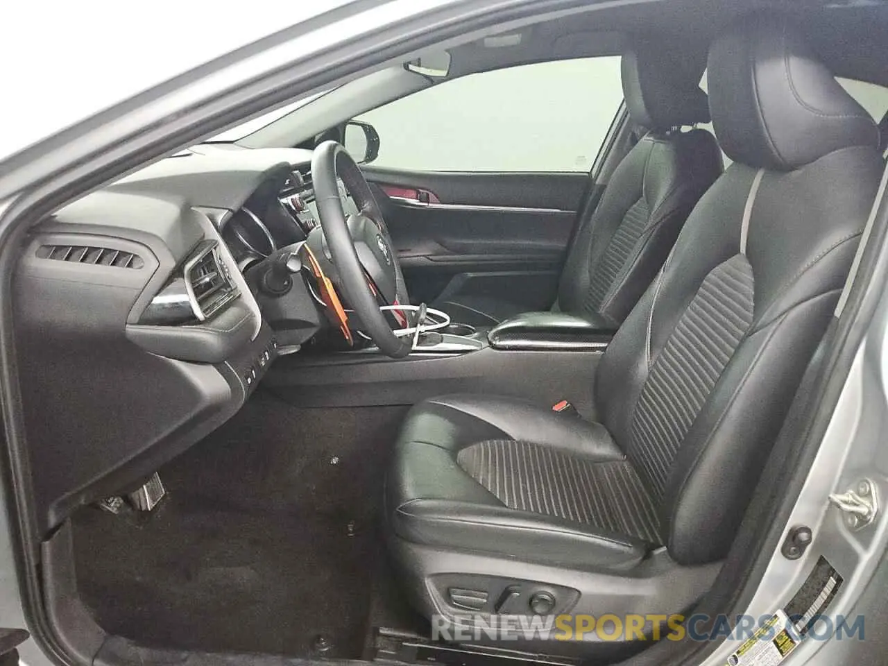 7 fotografías del automóvil dañado 4T1G11AK6LU373702 TOYOTA CAMRY 2020