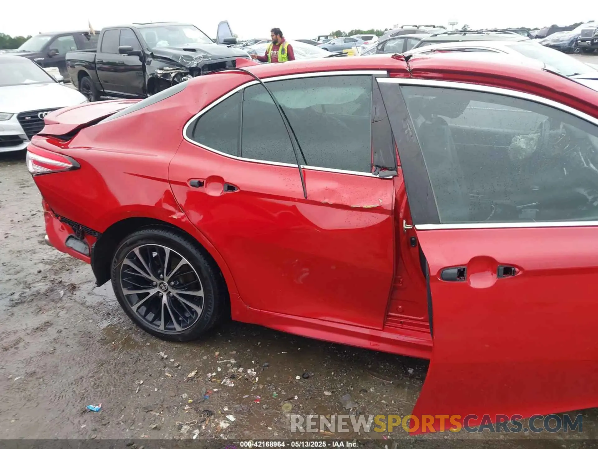 12 fotografías del automóvil dañado 4T1G11AK6LU374400 TOYOTA CAMRY 2020