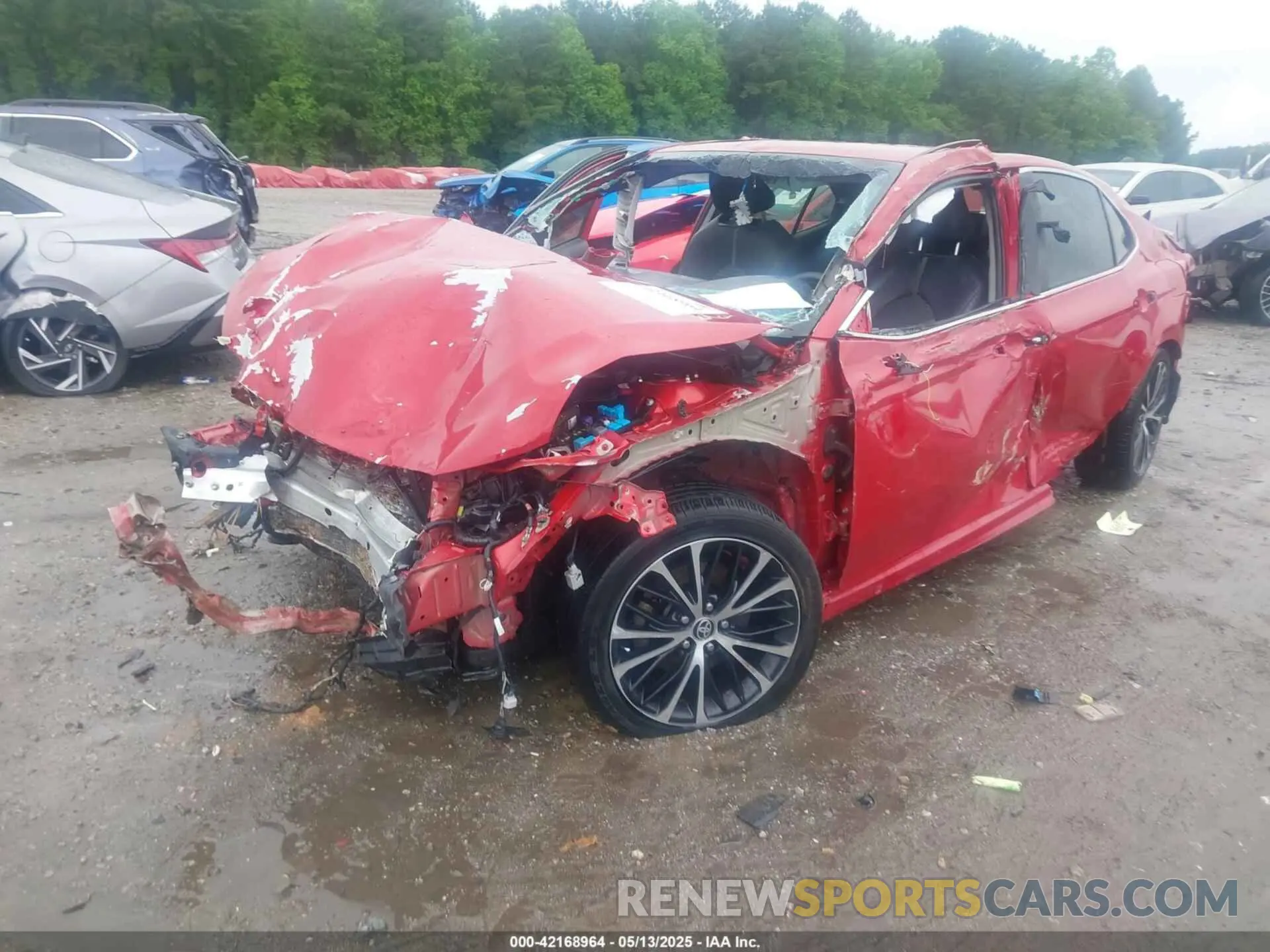 2 fotografías del automóvil dañado 4T1G11AK6LU374400 TOYOTA CAMRY 2020