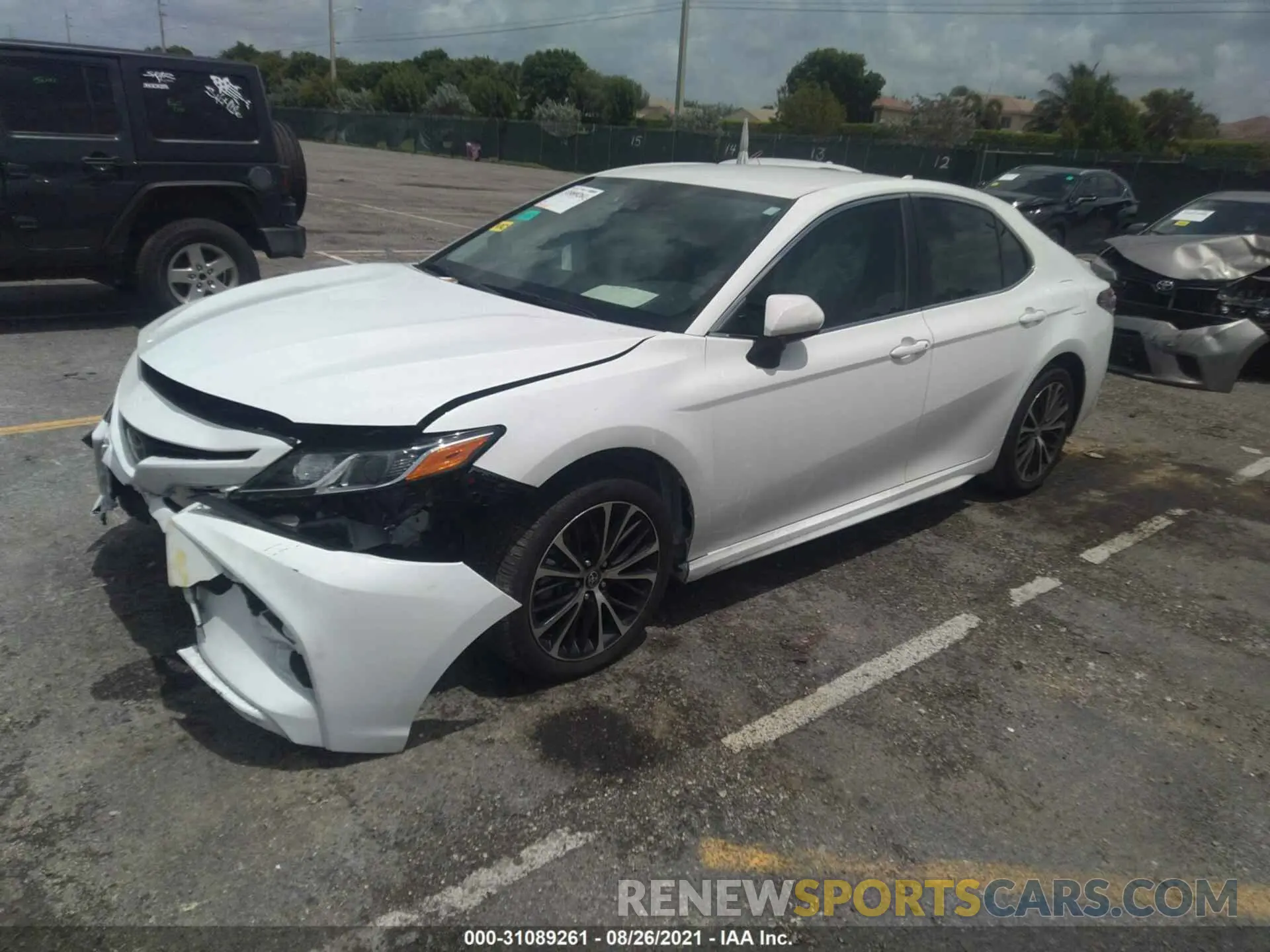 2 fotografías del automóvil dañado 4T1G11AK6LU377670 TOYOTA CAMRY 2020