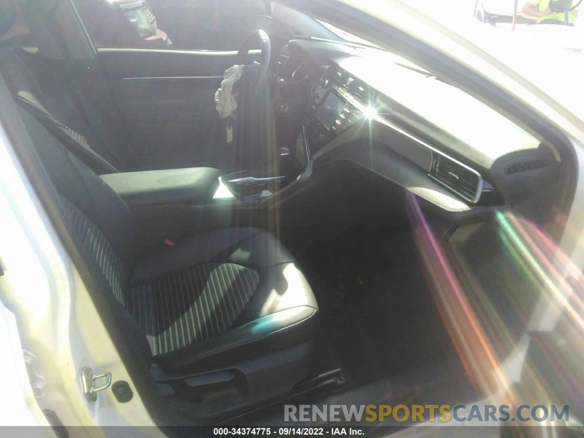 5 fotografías del automóvil dañado 4T1G11AK6LU377782 TOYOTA CAMRY 2020